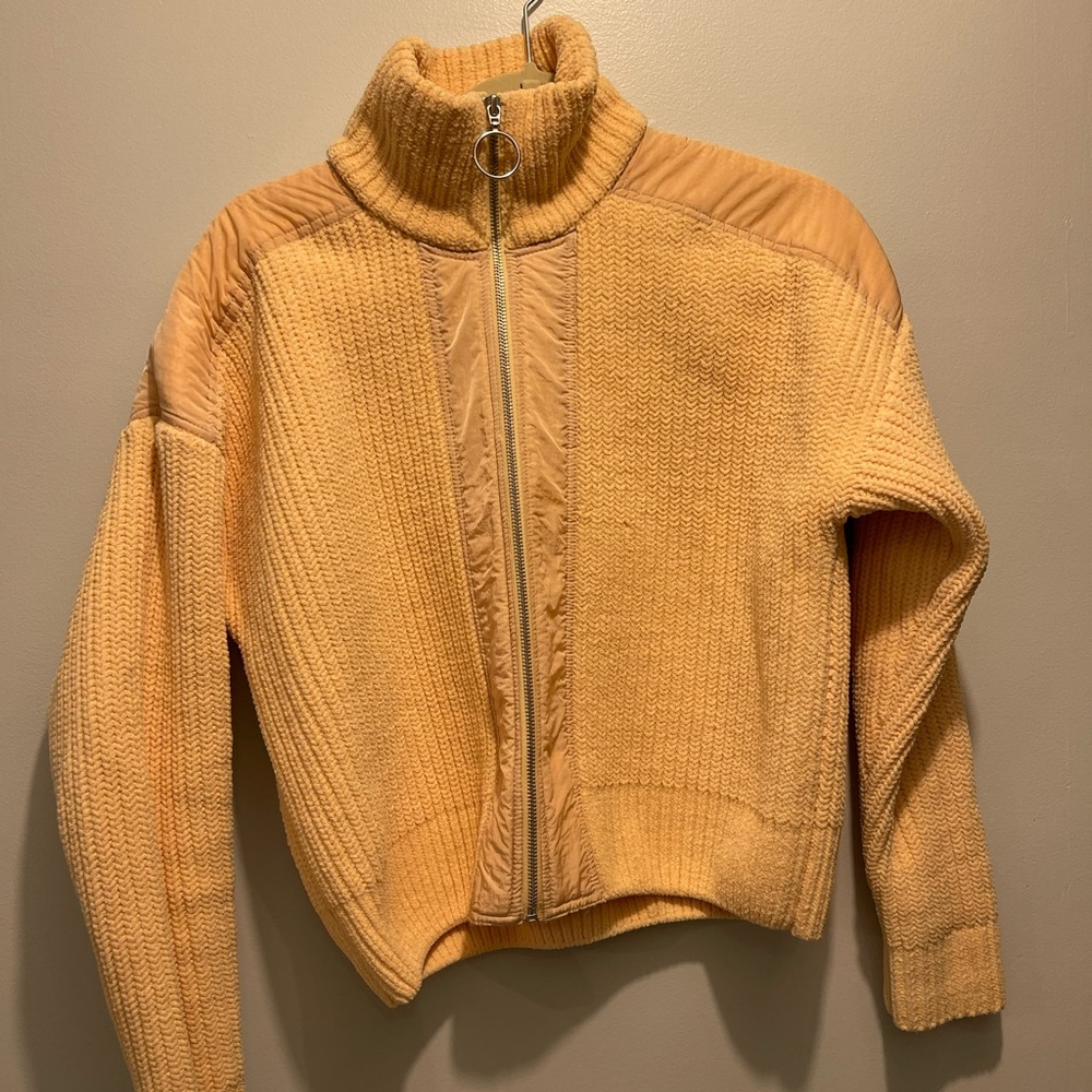 URBAN OUTFITTERS soft zip up size S